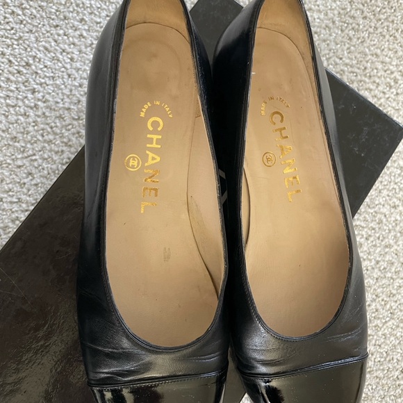 Chanel Black Fabric Patent Cap Toe Ballet Flats size 7.5 - Picture 2 of 5